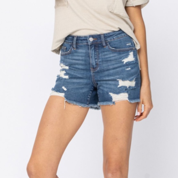 Midrise Destroyed Cut-Off Shorts - Picture 6 of 11